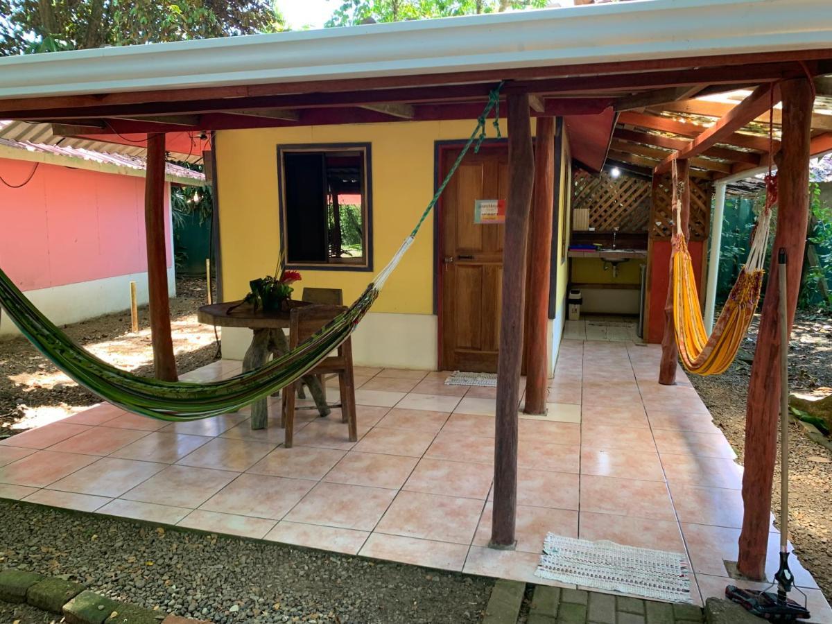 Brigitte'S Ranch Hotel Cahuita Exterior photo