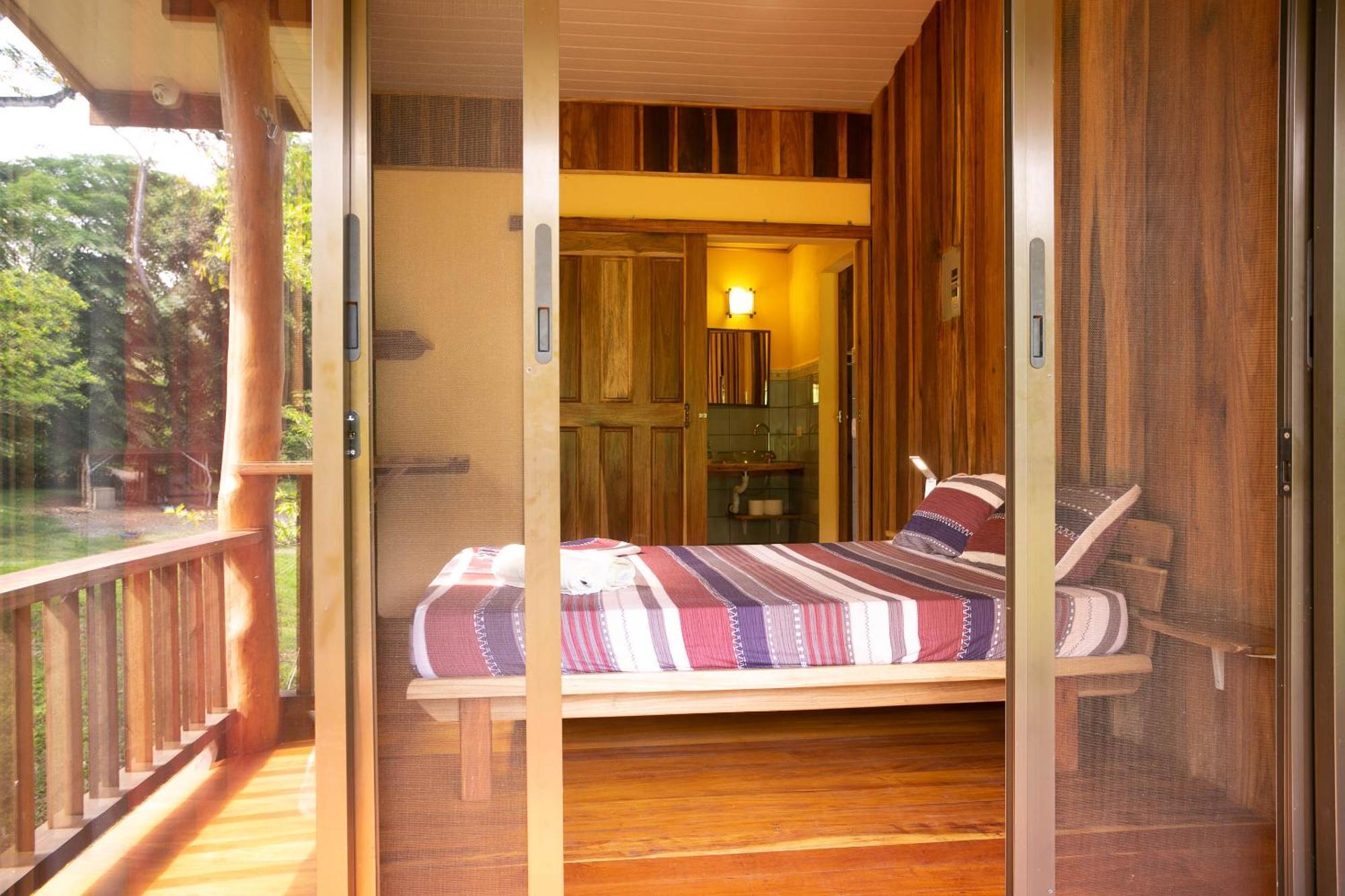 Brigitte'S Ranch Hotel Cahuita Exterior photo