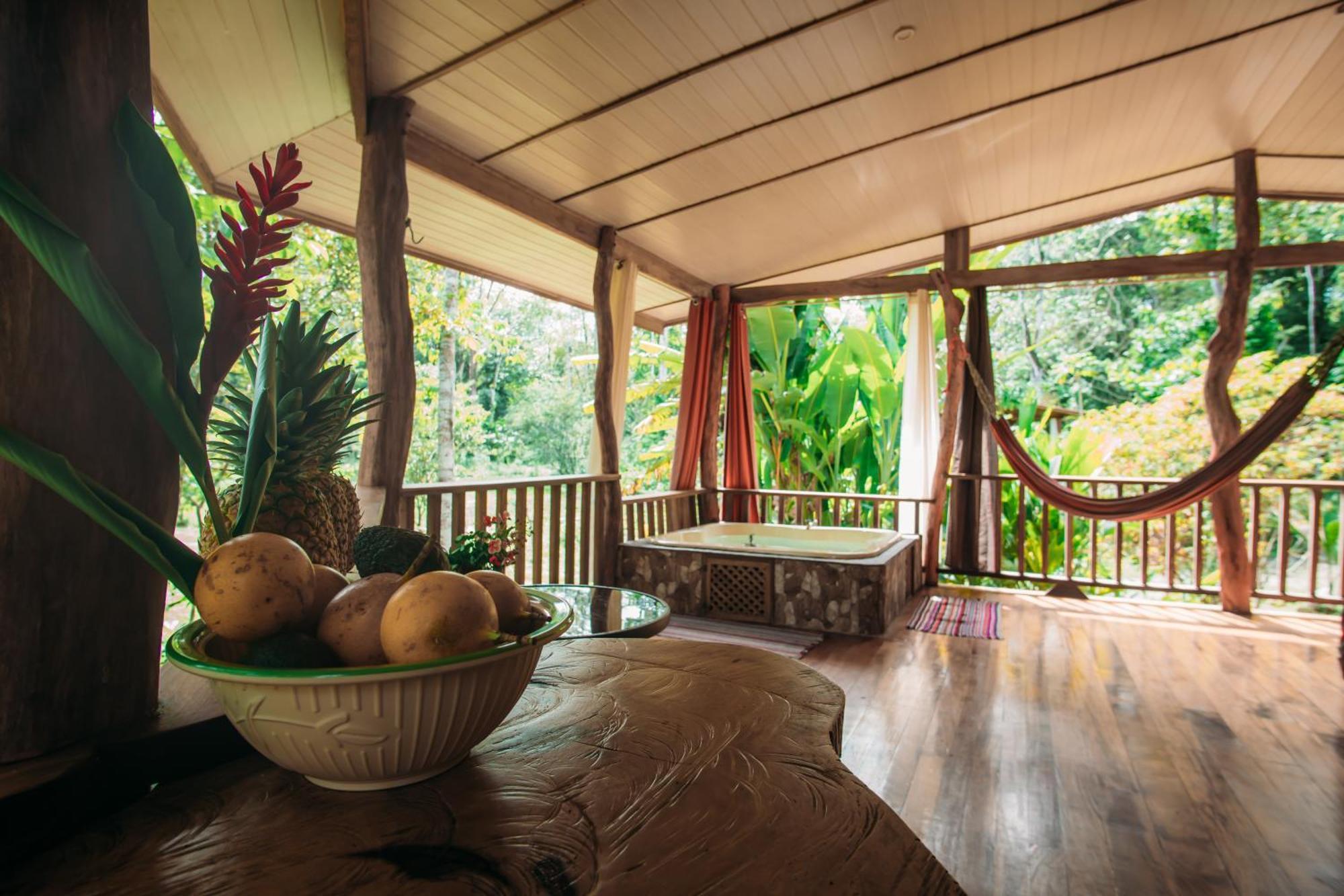 Brigitte'S Ranch Hotel Cahuita Exterior photo