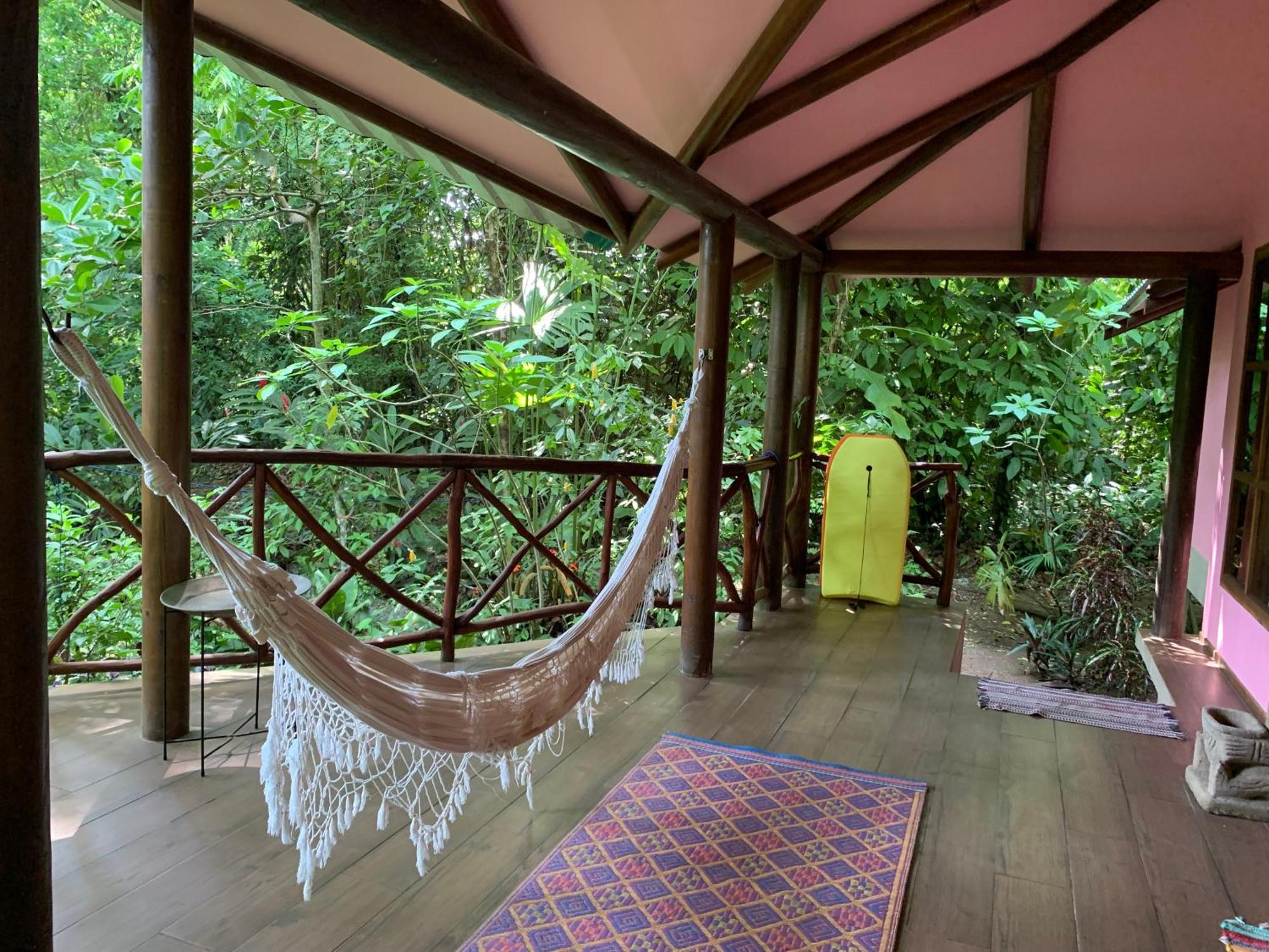 Brigitte'S Ranch Hotel Cahuita Exterior photo